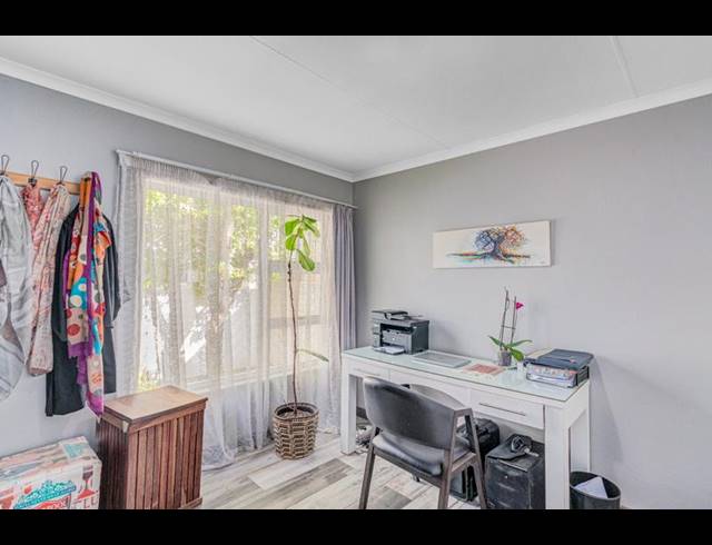 3 BEDROOM TOWNHOUSE FOR SALE IN MAGALIESSIG